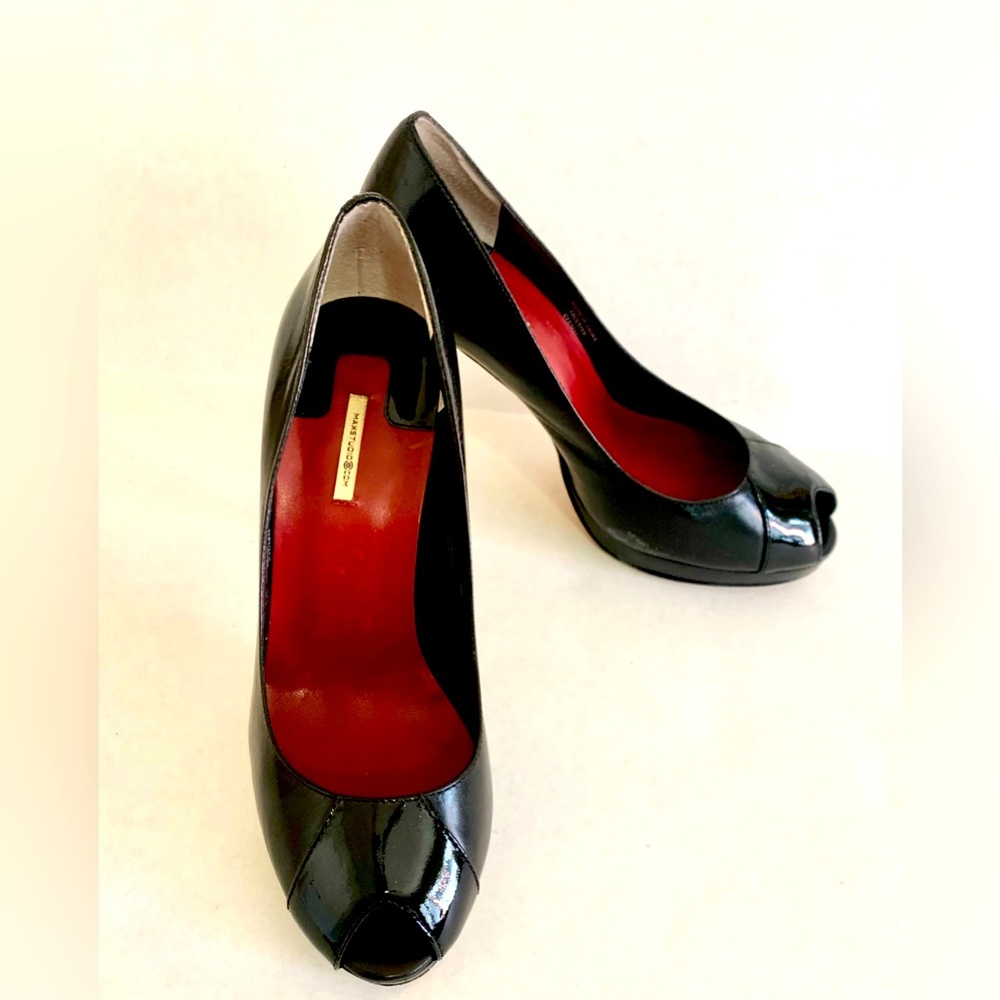 Black high heels 👠